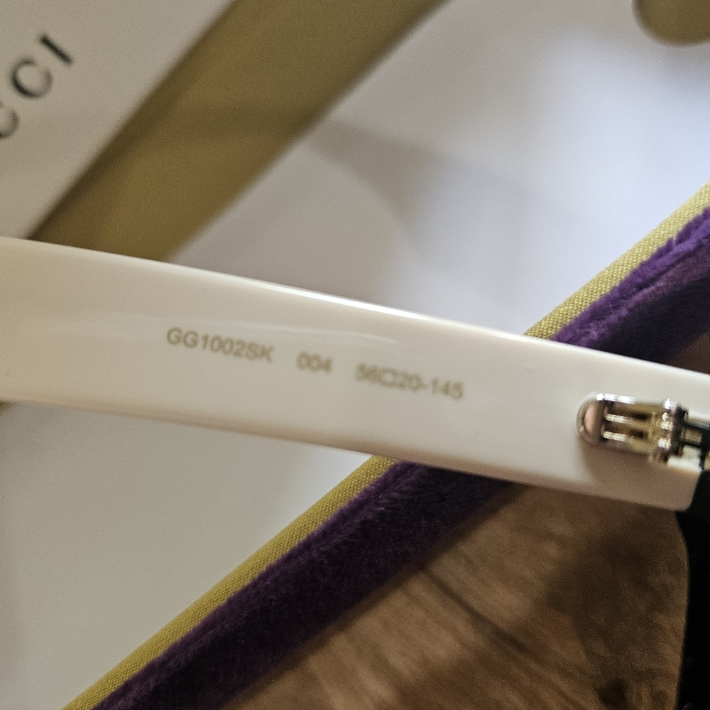 New GUCCI Full Inclusion Sunglasses - Picture 8 of 12